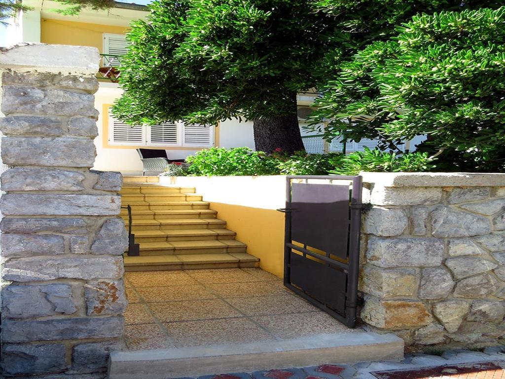 Apartments Tomasic Baska  Ngoại thất bức ảnh